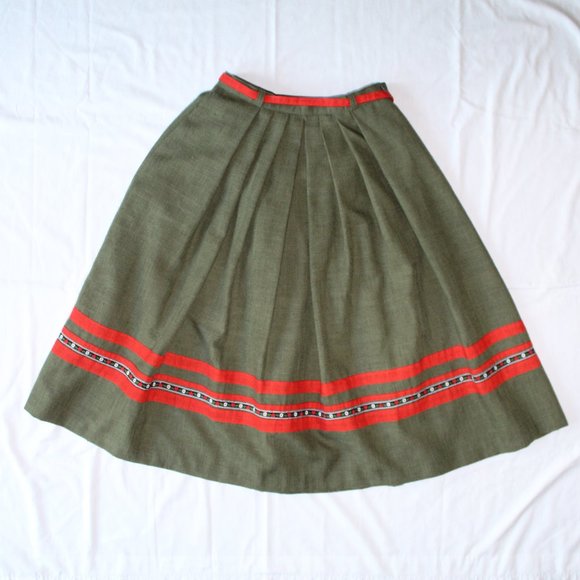 Vintage German Dirndl Green Red Linen Blend Octoberfest Skirt XS/S 25" Waist - Picture 2 of 10